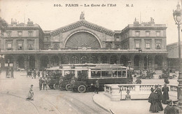 CPA Paris - La Gare De L'est - M J - Animé - Bus Anciens - Metro, Stations