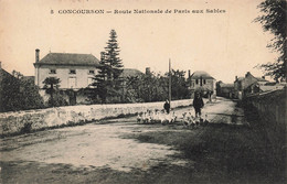 CPA Concourson - Route Nationale De Paris Aux Sables - Oies Sur La Route  - Animé - Sonstige & Ohne Zuordnung