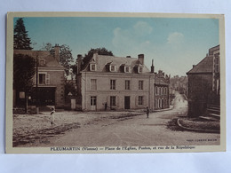 CPA 86 VIENNE - Pleumartin - Place De L'Eglise, Postes, Et Rue De La République - Pleumartin