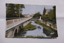 D 79 - Brioux Sur Boutonne - Les Ponts Et Vue Générale - Brioux Sur Boutonne