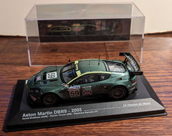 Voiture Aston Martin DBR9 - 2005 - Otros & Sin Clasificación