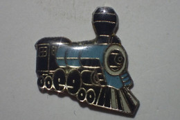 Pin's TRAIN LOCOMOTIVE - Transports