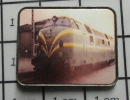 SP05 Pin's Pins / Beau Et Rare / TRANSPORTS / LOCOMOTIVE A IDENTIFIER PHOTO COULEUR - Transports