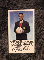 FOTO VAN PELE GEHANDTEKEND DOOR HEM TIJDENS ZIJN BEZOEK AAN BELGIE IN 2001 - Autógrafos