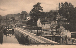 Maubeuge - L'écluse Et Le Canal - Péniche - Batellerie - Maubeuge