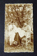 44 -  LA BAULE -  EVA ET MARCELLE LAUNAY  - RACOMMODAGE AU JARDIN VILLA KER-GRAIN-DE SEL   - 1913 - Lieux