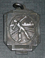 Rare Ancienne Médaille En Métal Argenté Art Déco Lancer De Poids Poid - Athletics