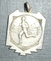 Rare Ancienne Médaille En Métal Argenté Art Déco Athlétisme Course à Pied 2 - Athlétisme