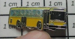 911c Pin's Pins / Beau Et Rare / THEME : TRANSPORTS / AUTOBUS JAUNE ANNEES 80 - Transports