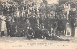 CPA 44 NANTES GROUPE DE SOLDATS CONVALESCENTS A L'HOPITAL TEMPORAIRE N°3 RUE MONDESIR - Nantes