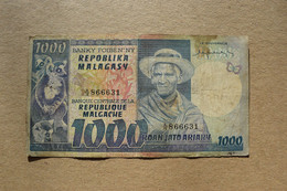 Madagascar 1000 Francs = 200 Ariary ND 1974 P65a A.18 - Madagascar