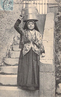 CPA Thèmes - Folklore - Les Pyrénées - Vrai Type De Montagnarde - Oblitérée Basses Pyrénées - Costume D'époque - Costumes