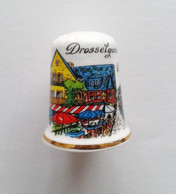 Dé à Coudre Porcelaine Rüdesheim Am Rhein Drosselgasse  -fève - Fingerhüte