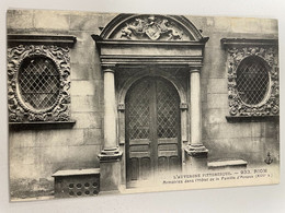 Delcampe - CPA - 63 - RIOM -  Armoiries Dans L'Hôtel De La Famille D'Arnoux - Riom