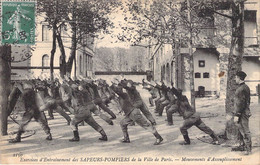 CPA Thèmes - Métiers - Exercices D'entrainement Des Sapeurs Pompiers De La Ville De Paris -Mouvements D'assouplissement - Feuerwehr