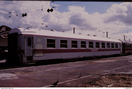 Photo Diapo Diapositive Train Voiture SNCF Département VZ Prospections Contrôles Radio Sol Trains Le 21/09/1999 VOIRZOOM - Diapositives (slides)