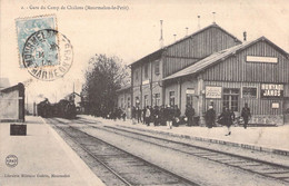 CPA Thèmes - Chemin De Fer - Gare Du Camp De Châlons - Mourmelon Le Petit - Librairie Militaire Guérin - Phot. A.B. & Ci - Bahnhöfe Mit Zügen