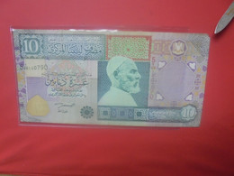LIBYE 10 DINARS 2002 Circuler (B.28) - Libia