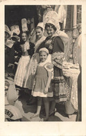 CPA Folklore - Carte Photo De Femmes En Costumes Traditionnels - Coiffes Traditionnelles - Personen