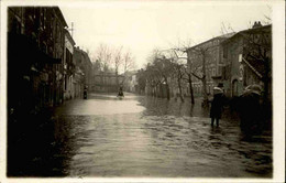 ÉVÉNEMENTS - Carte Photo D'une Inondation Dans Une Ville - L 137047 - Catastrophes