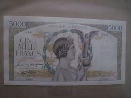 5000 Francs Victoire Du 19 Mars 1942 (n° B884 166) En état Splendide (+ Port Recommandé Gratuit) - 5 000 F 1934-1944 ''Victoire''