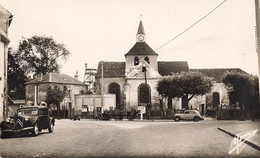 Aulnay Sous Bois * Place De L'église St Sulpice * Automobile Voiture Ancienne Citroën Traction - Aulnay Sous Bois