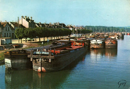 Saint Mammès - La Batellerie , Le Long Du Quai De Seine - Péniche SINE DIE - Saint Mammes