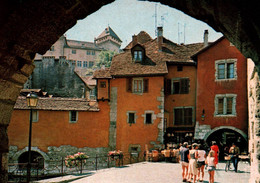 16378 ANNECY Les Vieux Quartiers Et Dans Le Fond Le Château     ( 2 Scans ) 74 Haute Savoie - Annecy-le-Vieux