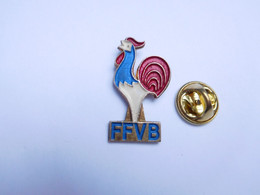 Beau Pin's ,  FFVB , Fédération Française De Volley Ball , Coq Tricolore , Non Signé - Volleybal