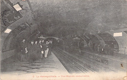 CPA Paris - Le METROPOLITAIN - Une Station Souterraine - 5 - Métro