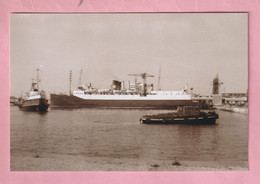 PHOTOGRAPHIE - PORT DE DUNKERQUE - FERRY BOAT " TWICKENHAM FERRY " EN GARE MARITIME - - Schiffe