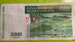 Billet Madagascar 2000 Ariary - Madagascar