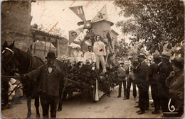 TRES BELLE CARTE PHOTO / CARNAVAL / CORSO FLEURI  / MOULIN / A SITUER - Carnaval