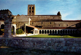 ROUSSILLON   ( PYRENEES ORIENTALES )    L ' ABBAYE DE SAINT-MICHEL DE CUXA - Roussillon