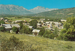 La Plaine De Chabotte - Vue Generale Au Fond Les Montagnes Du Devoluy - Saint Etienne En Devoluy