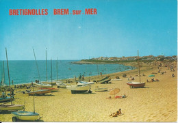 CPM  France   85 Vendée  Brétignolles Sur Mer   Le Club De Voile Au Fond La Plage Du Marais Girard - Bretignolles Sur Mer