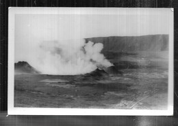 St005788 La Réunion 1953, Photo Volcan Les Cheminées 2 Kms Plateau Près Du Volcan - Autres & Non Classés