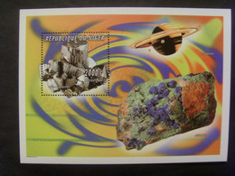 17913- Niger 1996 BF Thème Minéraux, Espace, Saturne, Neuf**, Faciale : 3 € - Minéraux