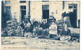 85   LES  SABLES - D' OLONNE  INTERIEUR  DE  LA  POISSONNERIE - Sables D'Olonne