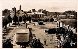 Lorient * La Gare Routière * Station Autobus Autocar Car Bus * Marque Type Modèle ? - Lorient