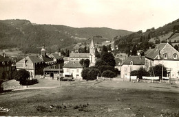 CONDAT EN FENIERS HOTEL DE VILLE EGLISE ET POSTE 1951 - Condat