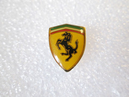 PIN'S     LOGO  FERRARI    16X13 Mm - Ferrari