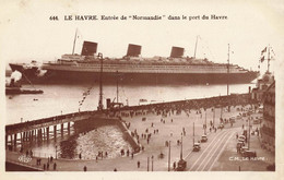 Le NORMANDIE * Carte Photo * Le Havre , Entrée Du Normanide Dans Le Port * Bateau Paquebot - Steamers