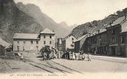 Rioupéroux * Le Village Et La Gare * Ligne Chemin De Fer Isère * Villageois - Otros & Sin Clasificación