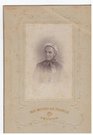 FEMME PORTE LA COIFFE PROVENCALE    PH. GRANDS MAGASINS  AUX DAMES DE FRANCE  TOULON - Persons