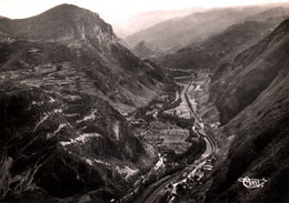 16484 USSAT LES BAINS Vue Générale Aérienne       ( 2 Scans )  09 Ariège - Autres & Non Classés