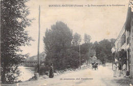 CPA FRANCE - 86 - BONNEUIL MATOURS - Le Pont Suspendu Et La Gendarmerie - Ch Arambourou - Other & Unclassified