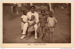 Gabon. Famille Chrétienne - Gabon