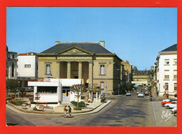 BERGERAC - Le Syndicat D'Initiative , Le Palais De Justice Et La Rue Du Marché - (Vieilles Voitures ) - Bergerac