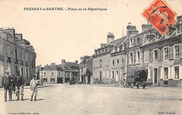 Fresnay Sur Sarthe      72         Place De La République       (voir Scan) - Other & Unclassified